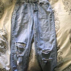 brandy melville lightwash boyfriend jeans